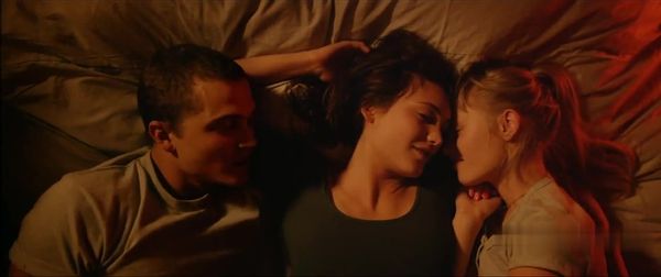 【爱恋】-法国三级-中文字幕