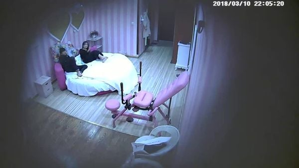 酒店約炮還有八爪椅遭針孔偷拍無碼視訊慘遭流出