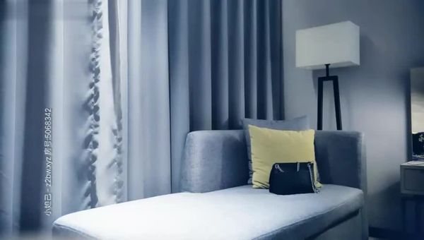 男魔小天约了个黑色外套少妇啪啪，舔弄口交床边抽插抱起来大力猛操