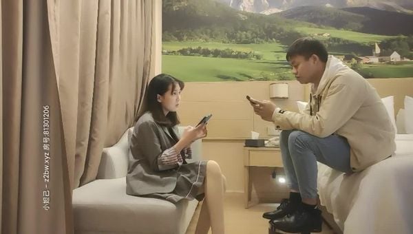 初恋 女神 来袭，甜美校园风，温柔苗条娇嫩 90后