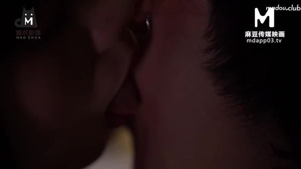 mmz039-强欲刺青师–外表清纯-内心放荡激情