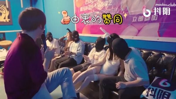 dytm001-抖阴旅行社第一期-澳门ktv