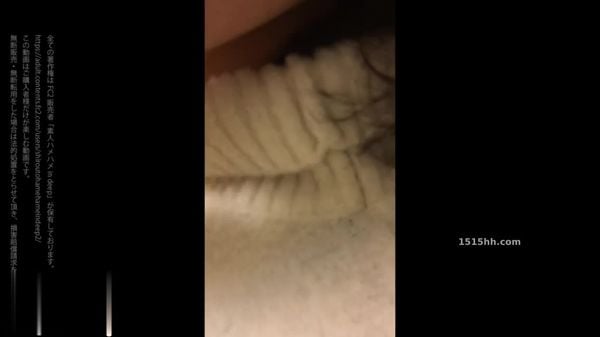 【無素人自拍】喜歡玩弄的肉食痴女人妻帶回家企劃m老公在家在浴室偷偷不倫中出作愛