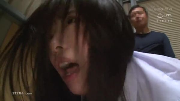 拘束慢速抽插强暴缓慢抽动无套肉棒享受中出反应被鬼畜大叔侵犯的女nb634